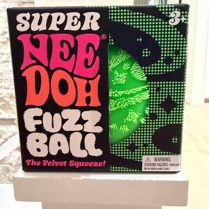 Super Fuzz Ball - Green